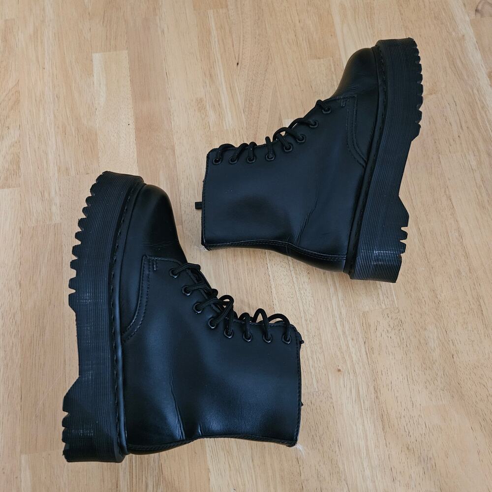 Dr. Martens Vegan Jadon II Mono Platform Boots Black Sz 7M FLAW - Picture 7 of 13